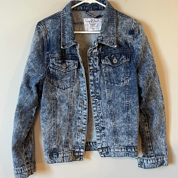 Liquor n Poker Jean jacket in a XSmall layer denim - Picture 2 of 10